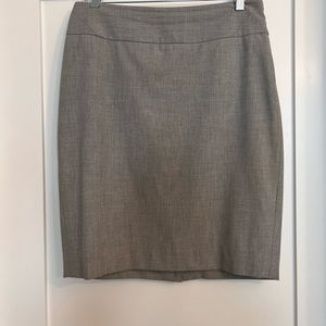 The Limited light grey pencil skirt, size 6